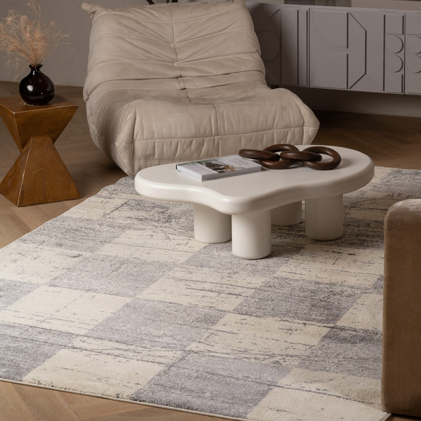 Nova Geometric Contemporary White Rug